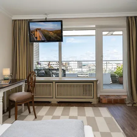 Penthouse F23 *