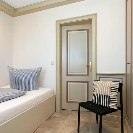 Penthouse F23 *